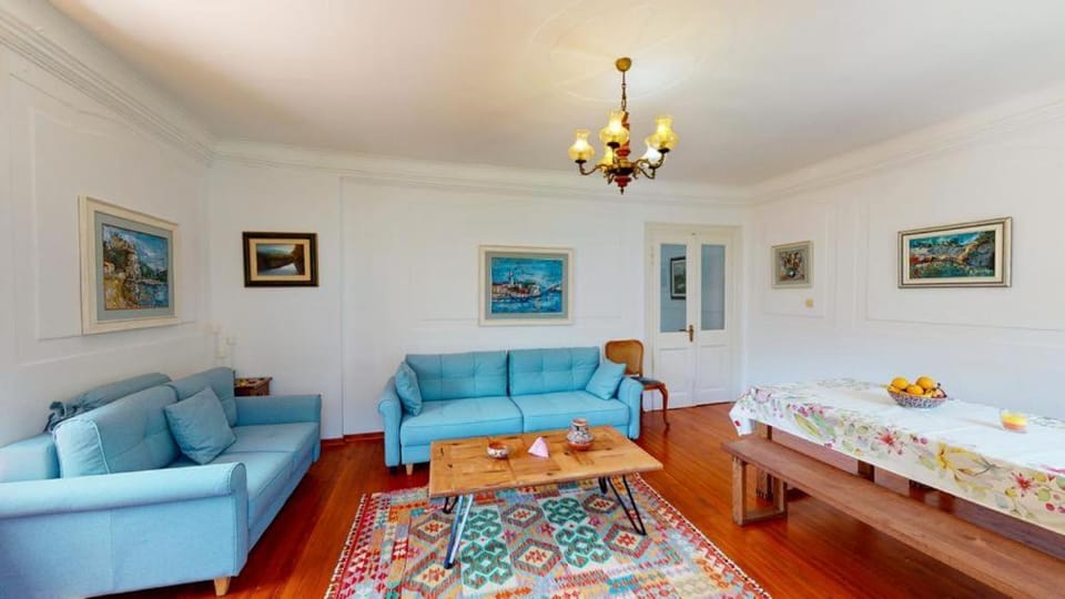 Dream Catcher Villa - Beachfront & Seaview terrace Apartment in Kotor Municipality