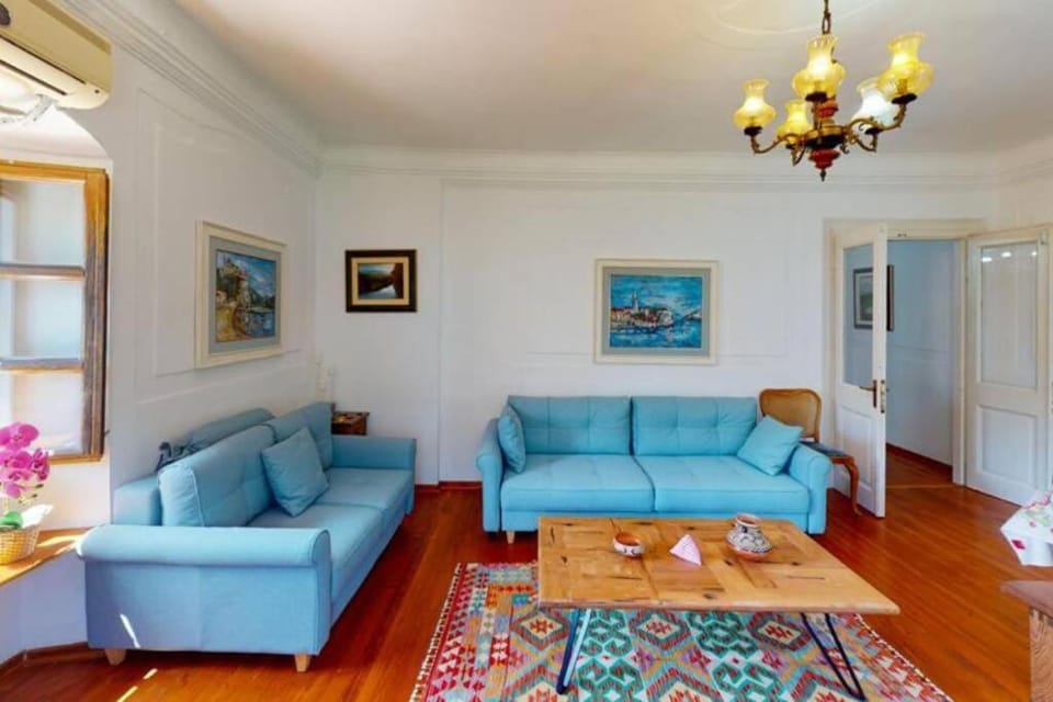 Dream Catcher Villa - Beachfront & Seaview terrace Apartment in Kotor Municipality