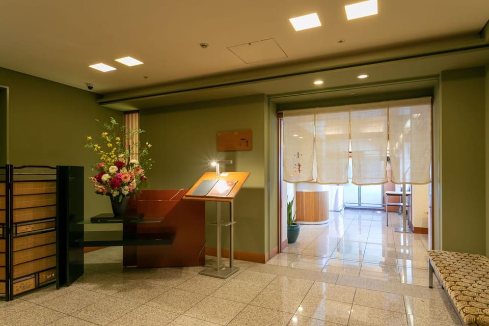 ホテルレイクアルスターアルザ泉大津 Hotel in Osaka Prefecture