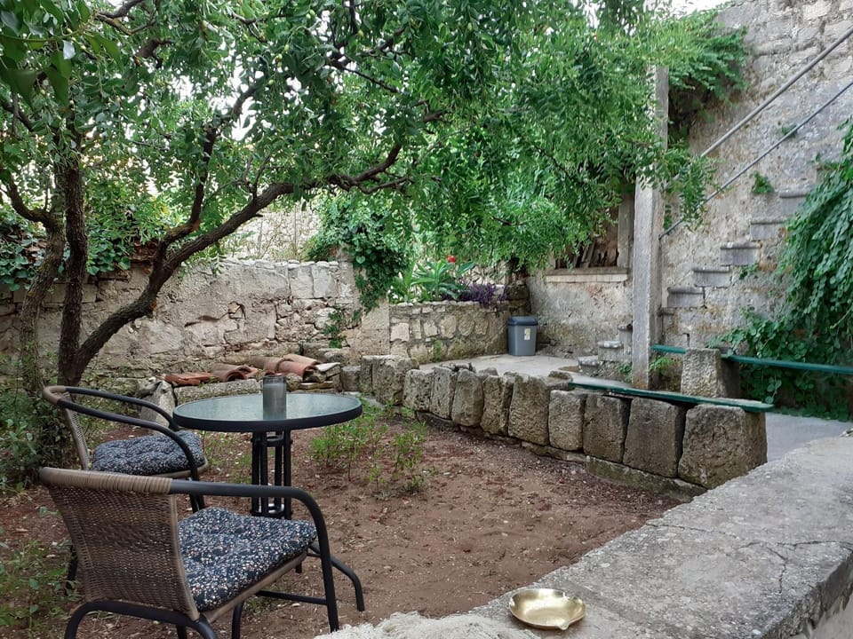 Garden, Seating area