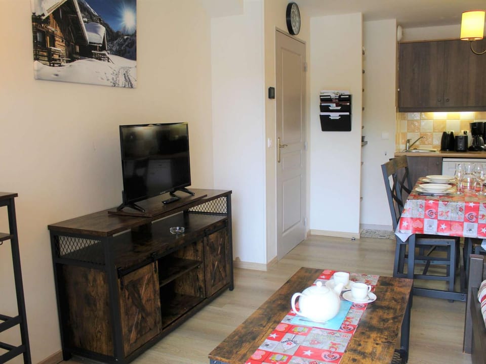 Charmant T2 avec piscine, parking privé et accès direct aux pistes à Vars Les Claux - FR-1-330B-176 Apartment in Provence-Alpes-Côte d'Azur