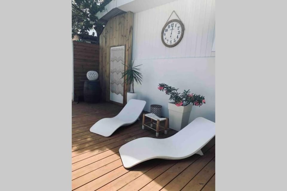 Solarium, Seating area
