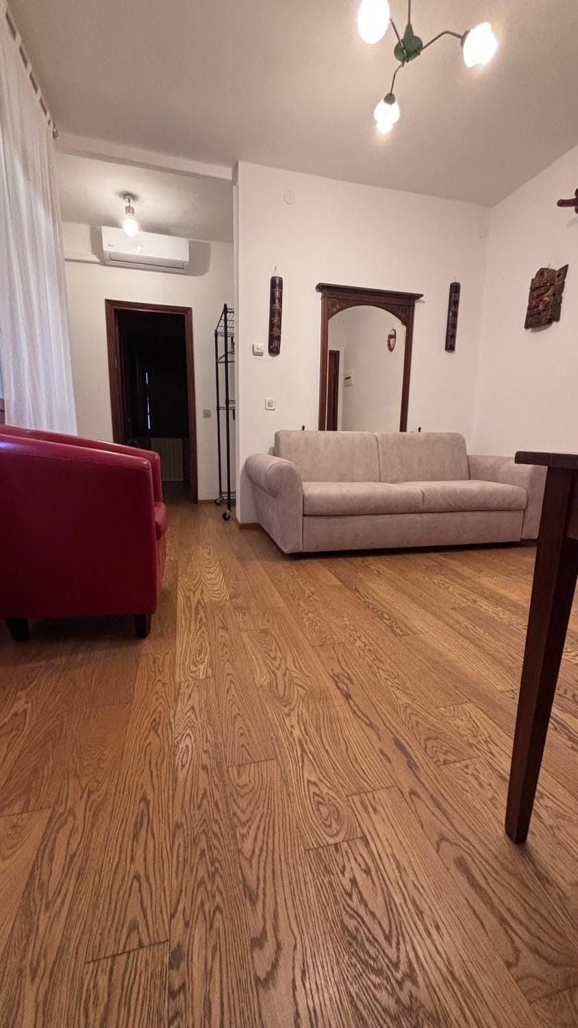 Bed, Living room, Seating area, Bedroom