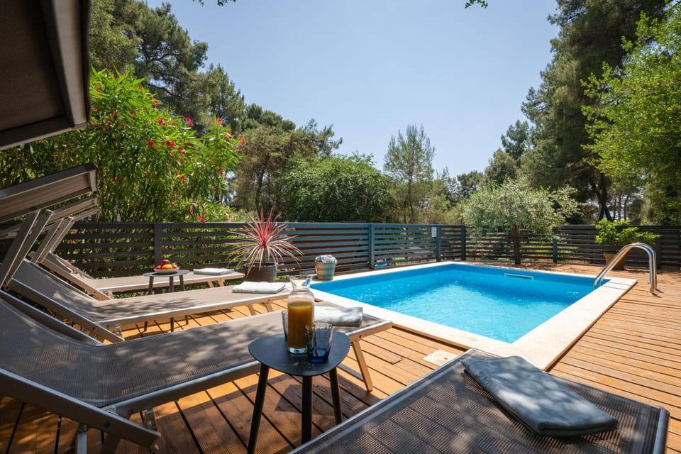 Property building, Swimming pool