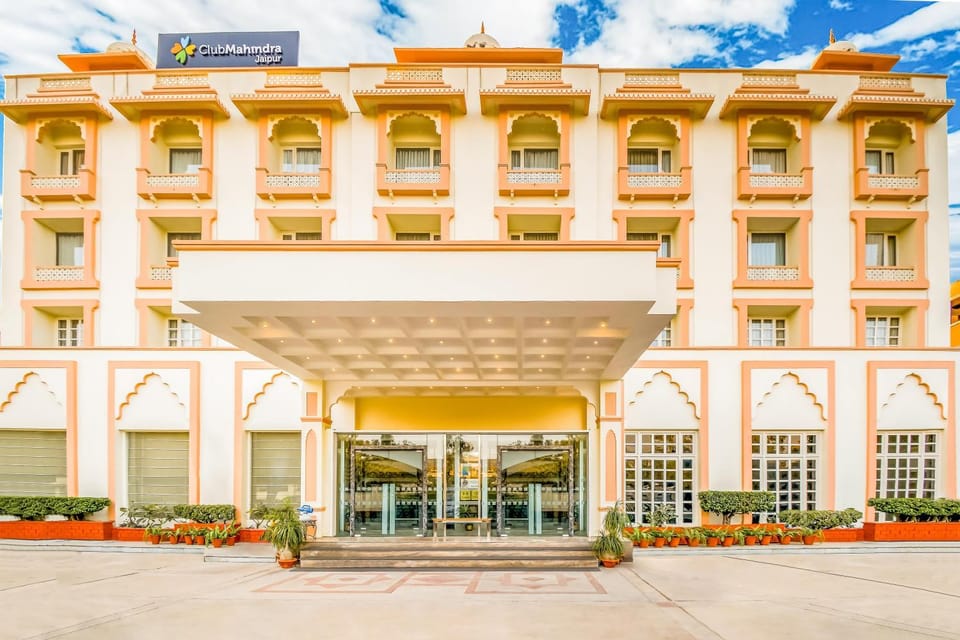 Property building, Facade/entrance, Property logo or sign