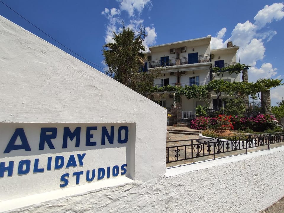 Armeno Studios Apartment hotel in Limenaria