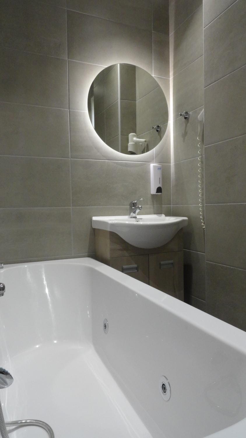 Shower, Bathroom, microwave