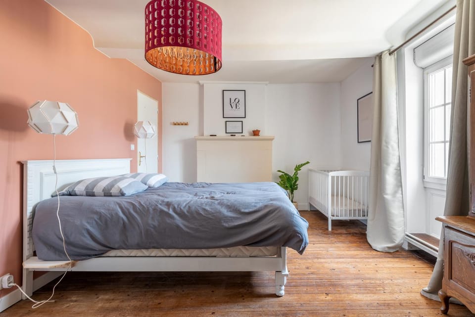 Bed, Photo of the whole room, Bedroom