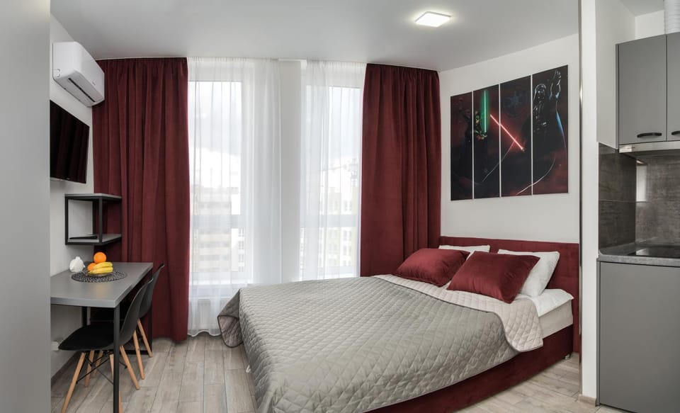 Bed, TV and multimedia, Bedroom