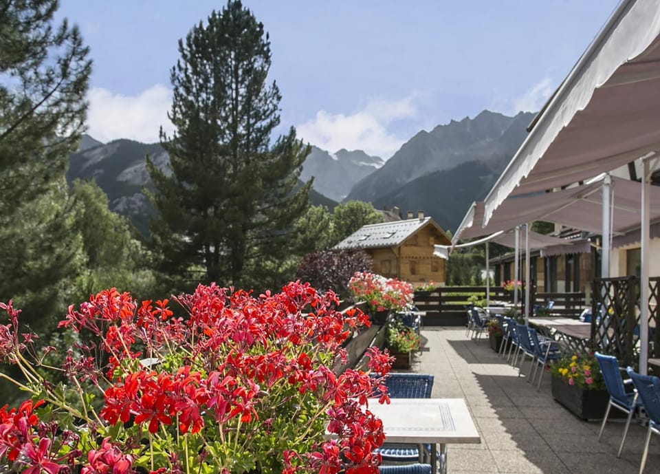Patio, Spring, Summer, Mountain view
