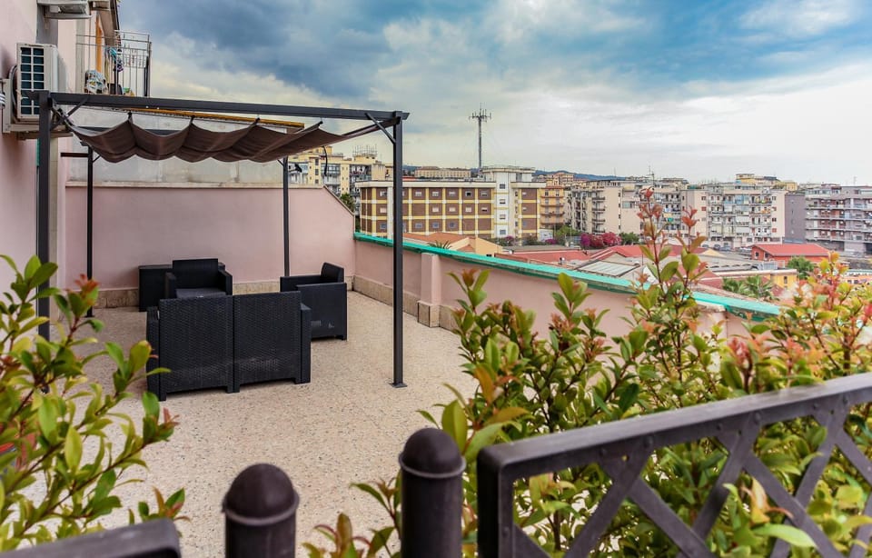 Property building, Balcony/Terrace, City view, Street view