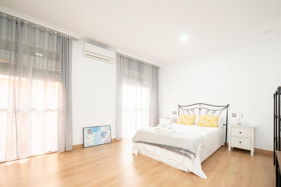 Bed, Bedroom