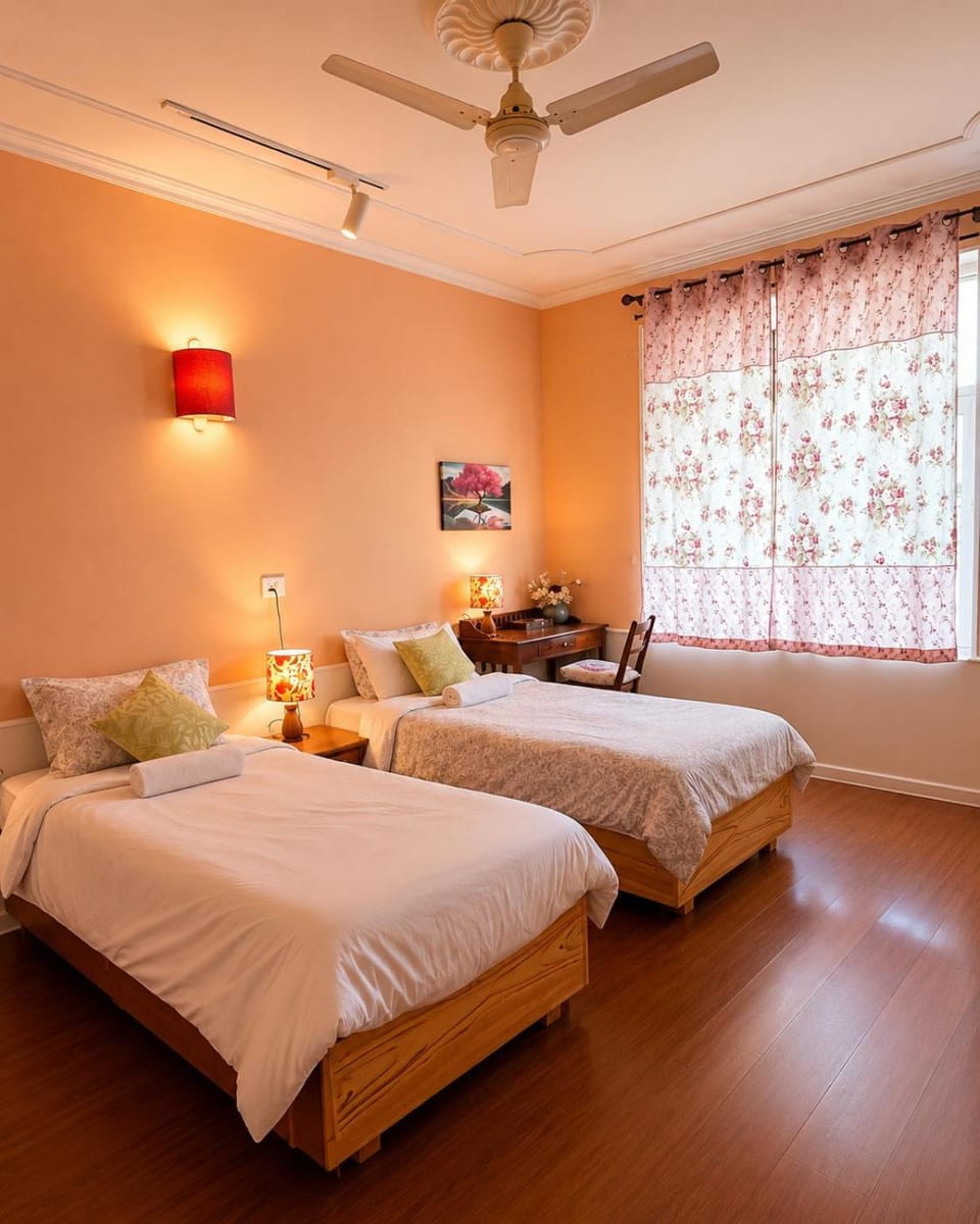 Bed, Photo of the whole room, Bedroom