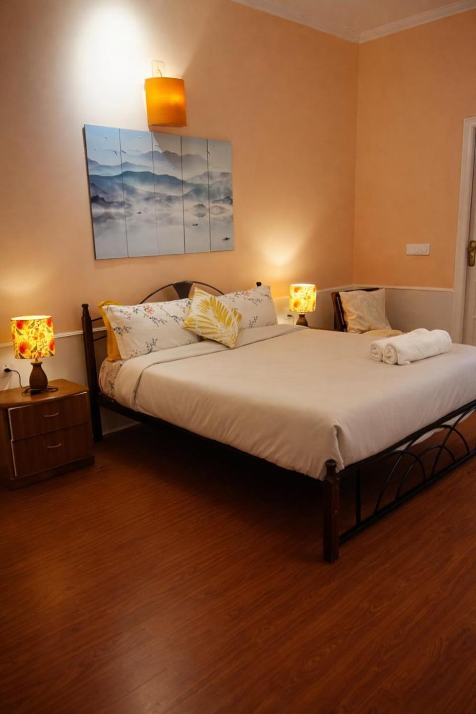 Bed, Photo of the whole room, Bedroom