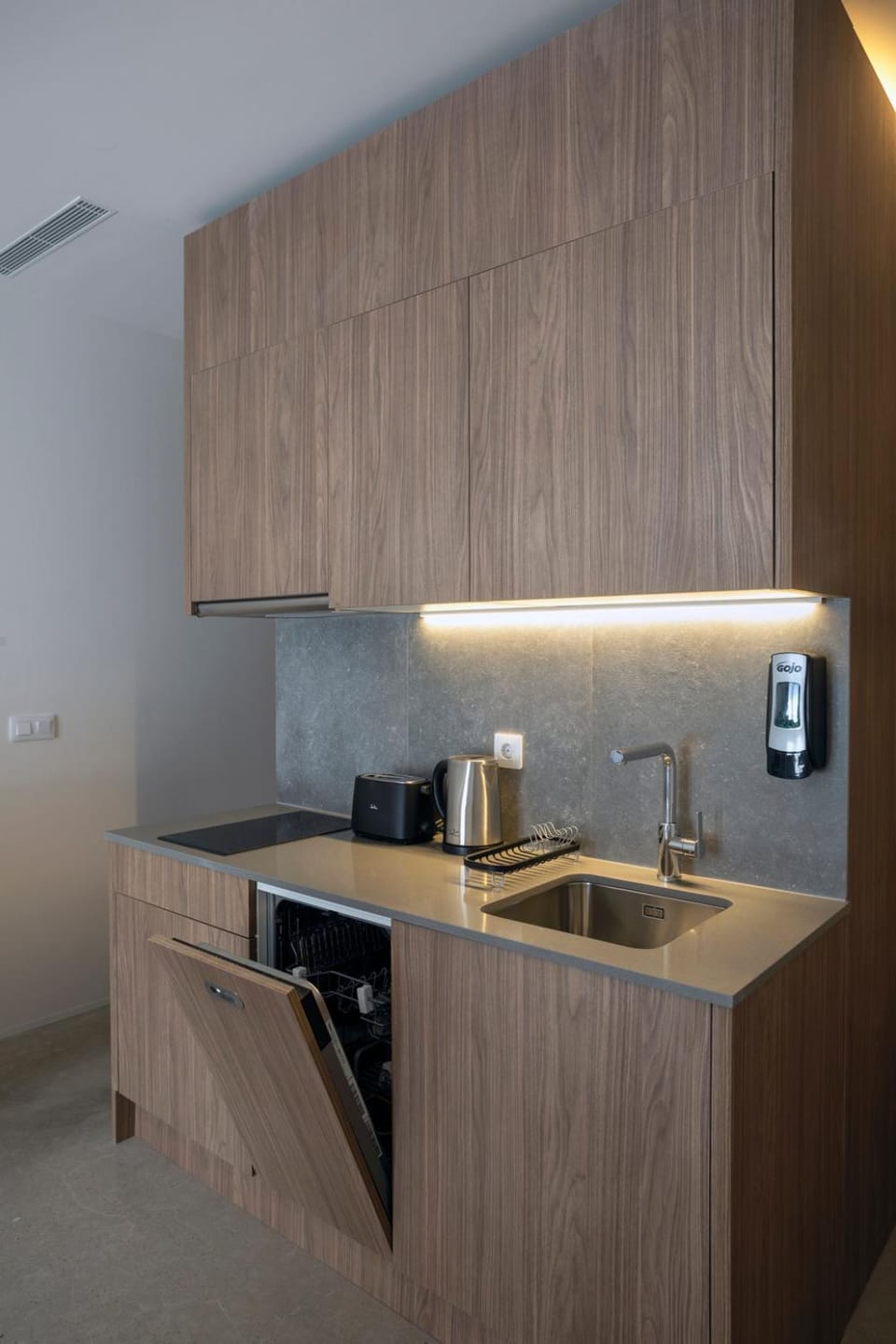 Kitchen or kitchenette, kitchen