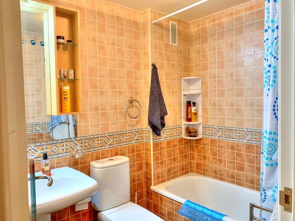 Shower, Toilet, Bath