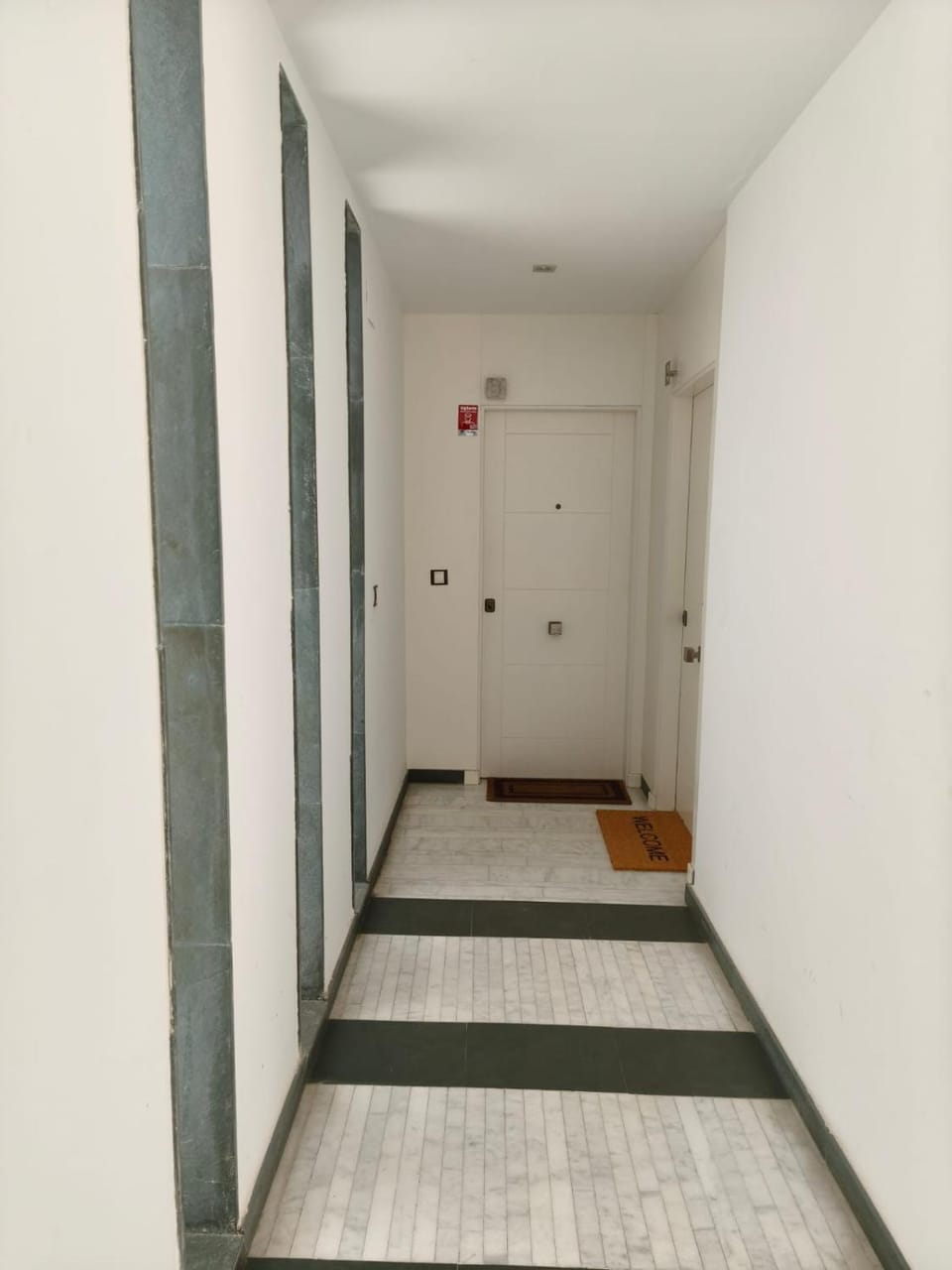 Ático con terraza, garaje bajo petición y según disponibilidad, ascensor y vistas Catedral Apartment in Cadiz