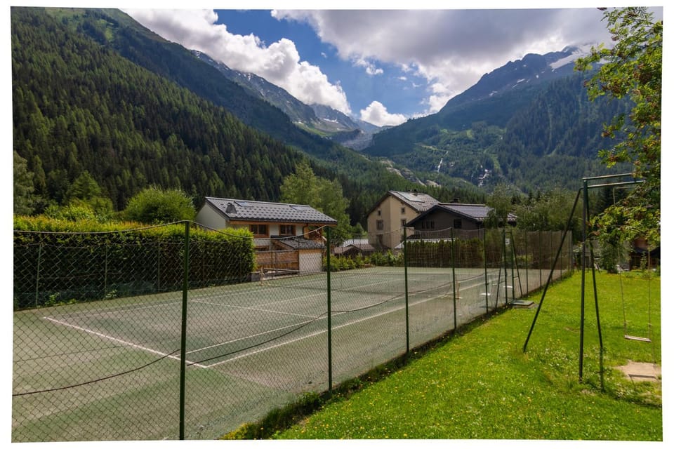 Tennis court