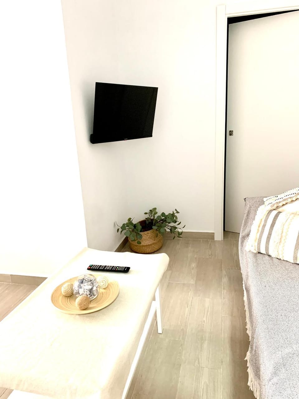 Communal lounge/ TV room, TV and multimedia, Living room, Seating area, Evening entertainment
