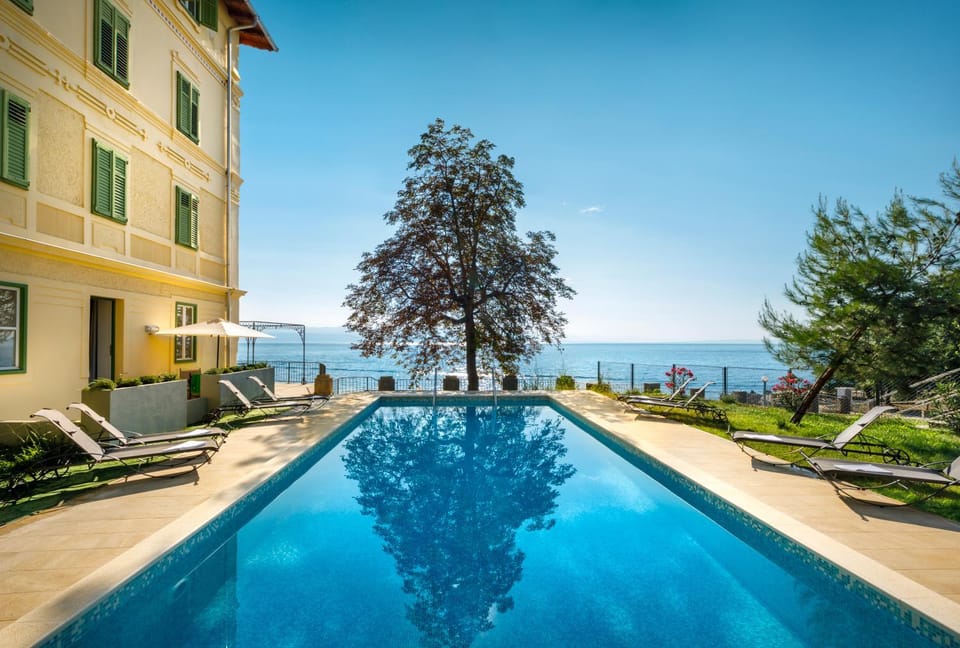 Pool view, Swimming pool