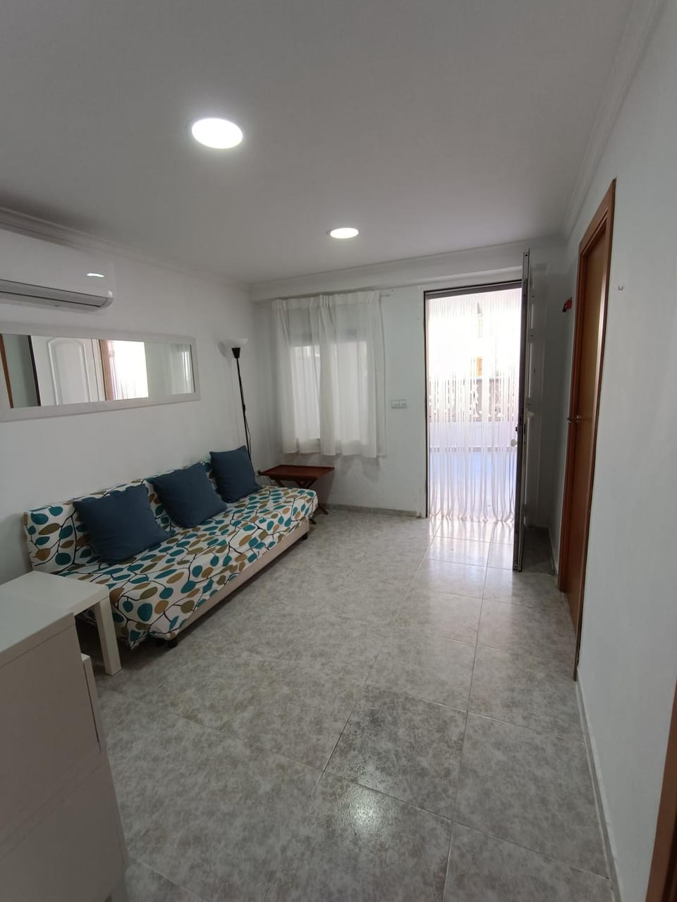 Living room, air conditioner