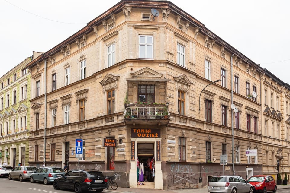 Property building, Neighbourhood, Street view, Location