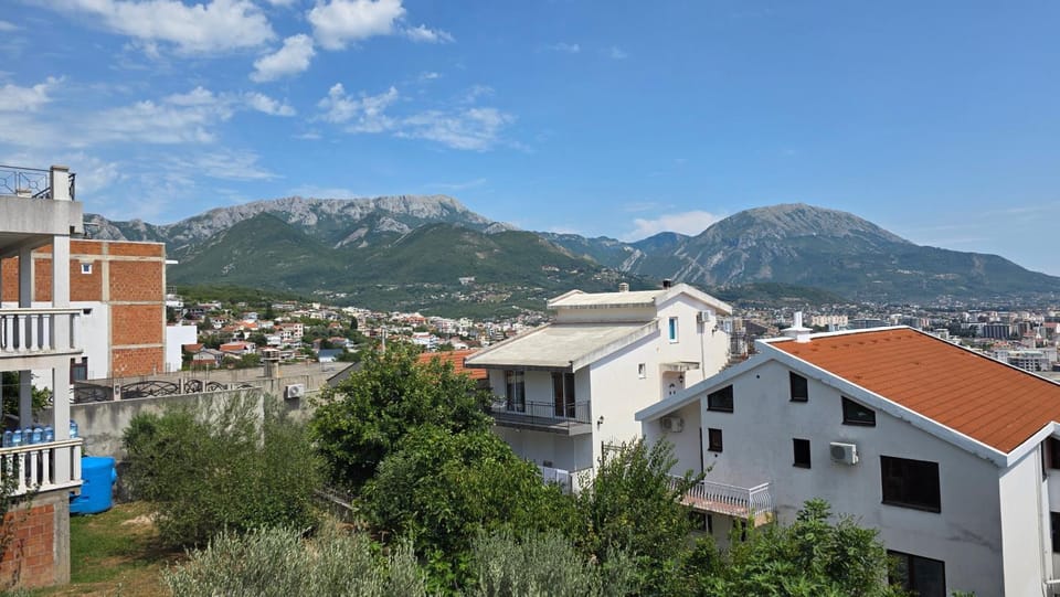 City view, Mountain view