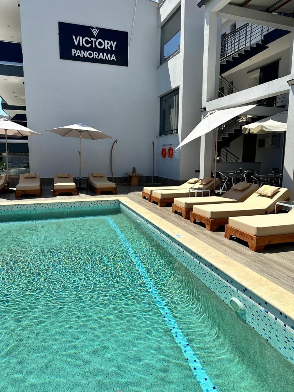 Day, Pool view, Swimming pool, sunbed