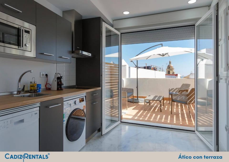 Balcony/Terrace, dishwasher, minibar, washing machine, dryer, kitchen