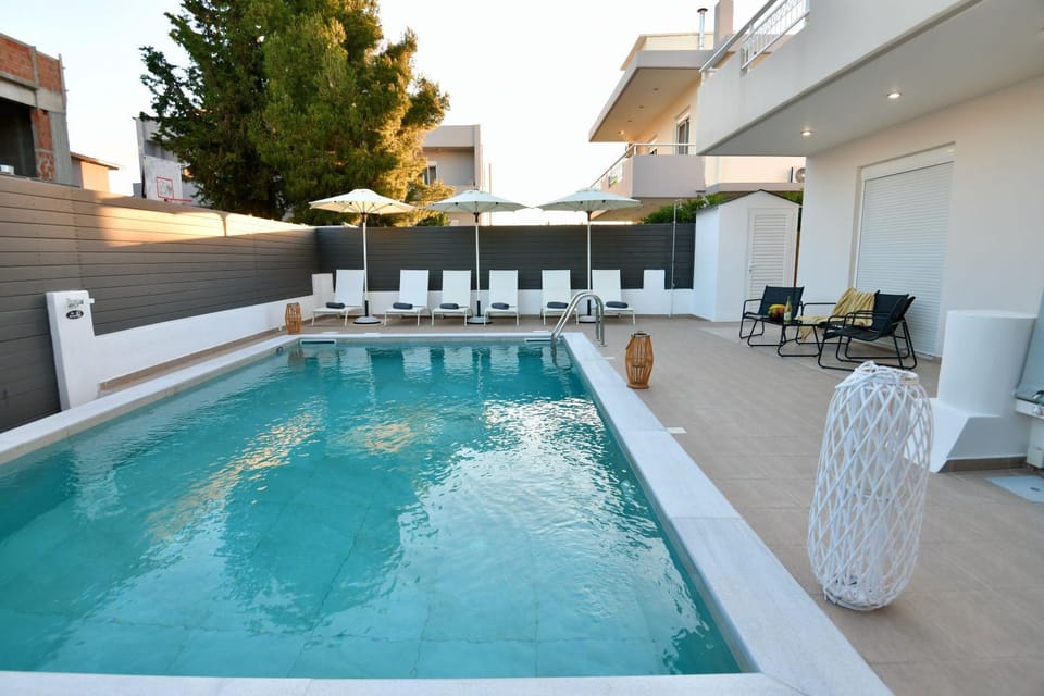 Day, Balcony/Terrace, Swimming pool, sunbed
