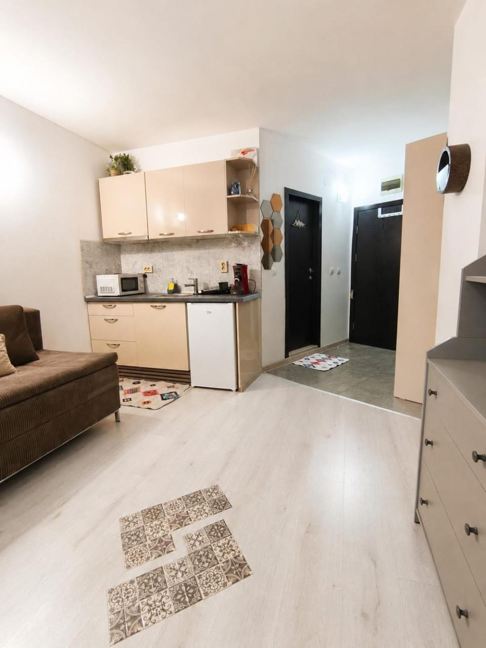 Kitchen or kitchenette, oven, pet friendly, stove