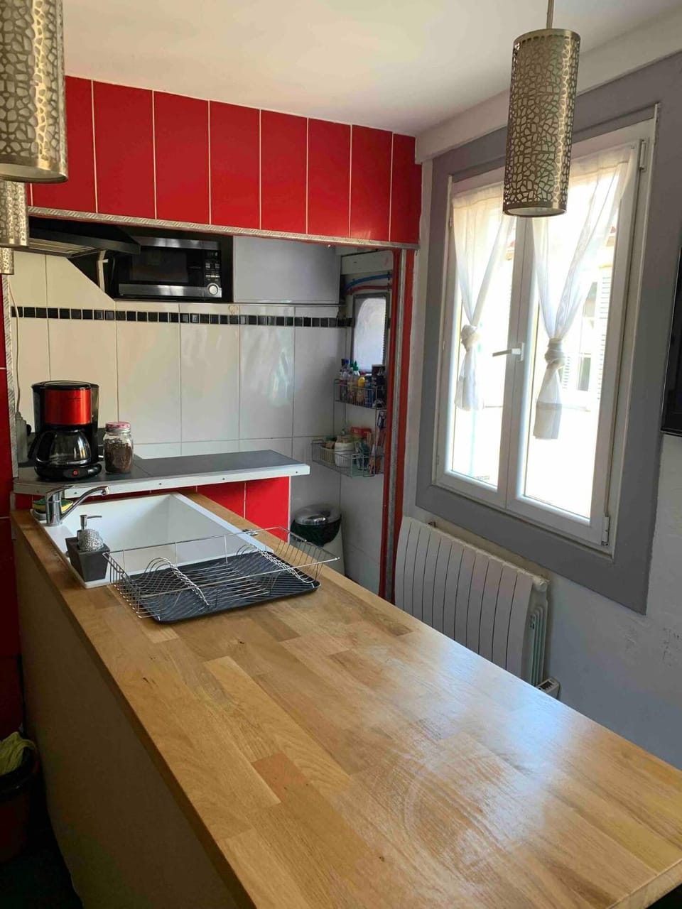 Kitchen or kitchenette, dishwasher, minibar