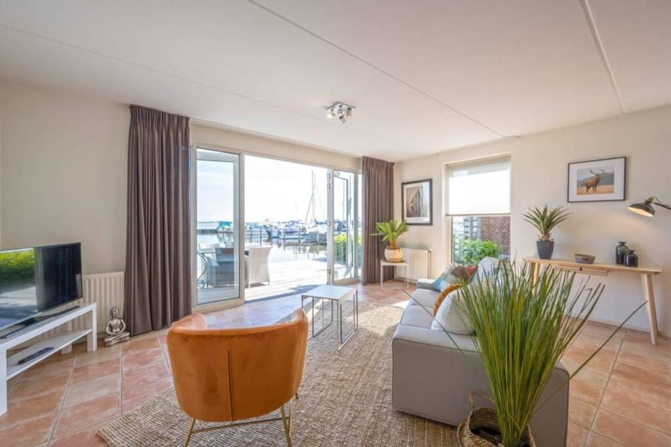 Meerzicht 20 - Waanzinnig uitzicht over het water! Apartment in North Holland (province)