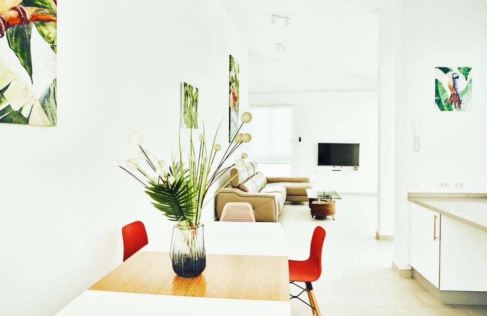 Living room, Dining area