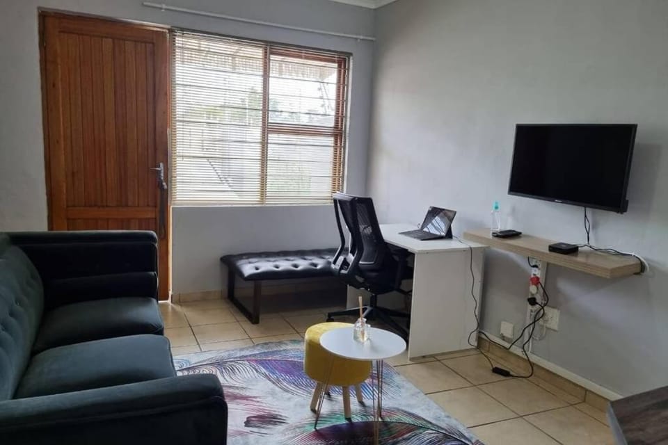 9th Green, Mill Park Apartment in Port Elizabeth