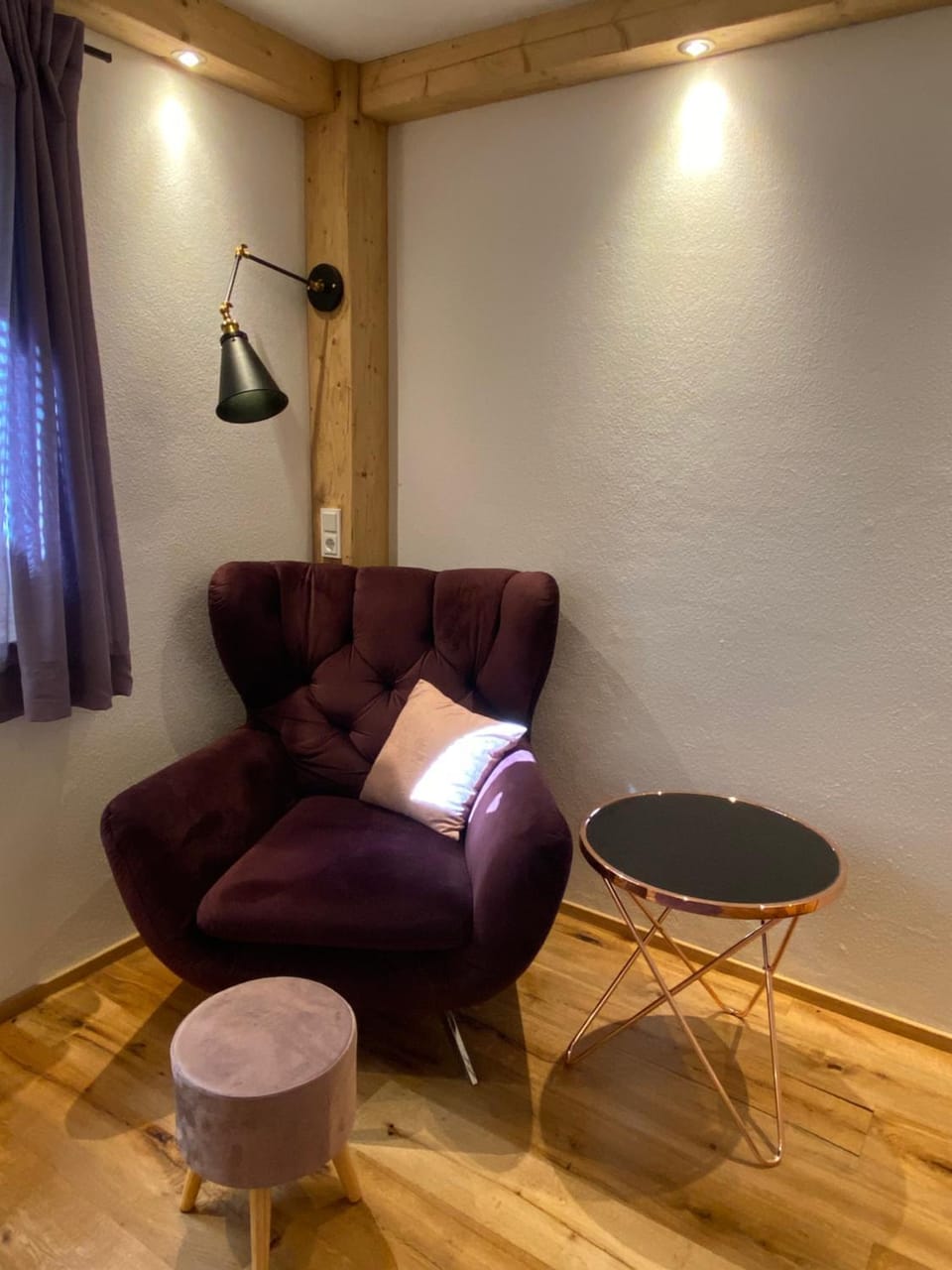 Seating area, Bedroom