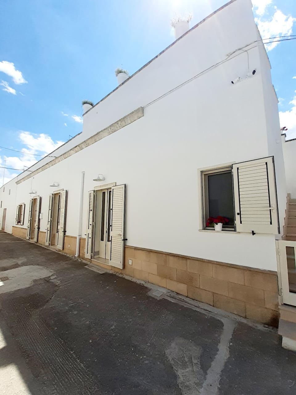 Facade/entrance