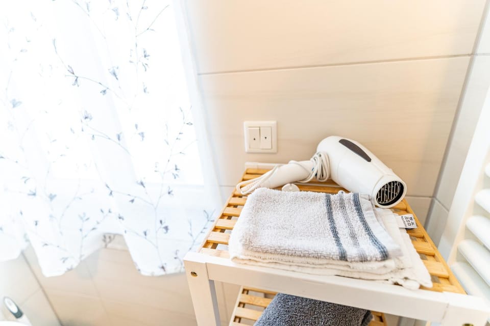 Bathroom, heating