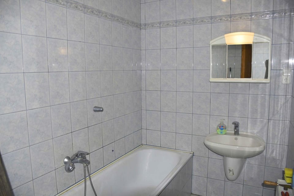 Bathroom, Bath