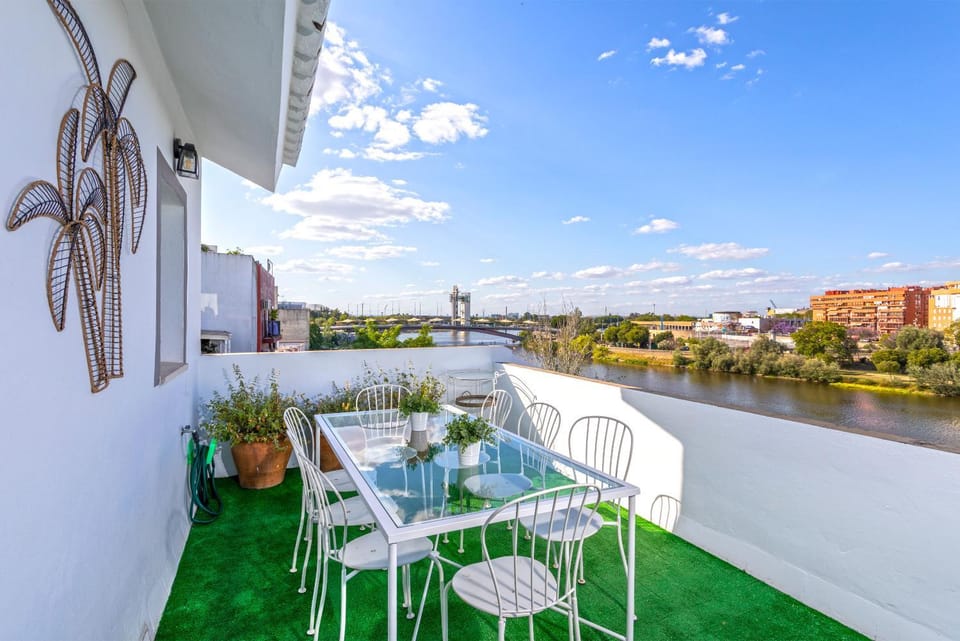 Balcony/Terrace, River view