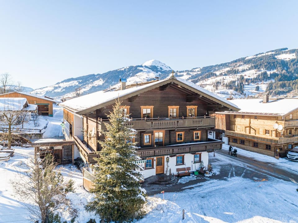 Property building, Winter