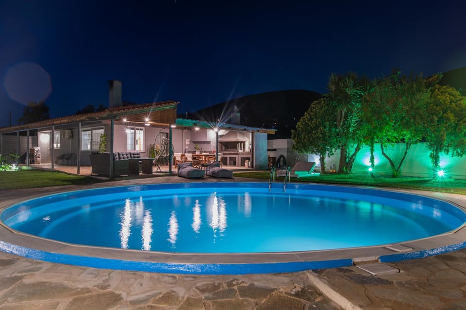 Property building, Garden, Swimming pool