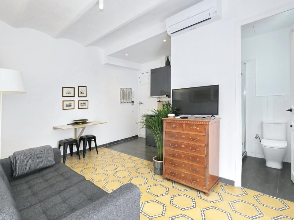 Communal lounge/ TV room, TV and multimedia, Living room