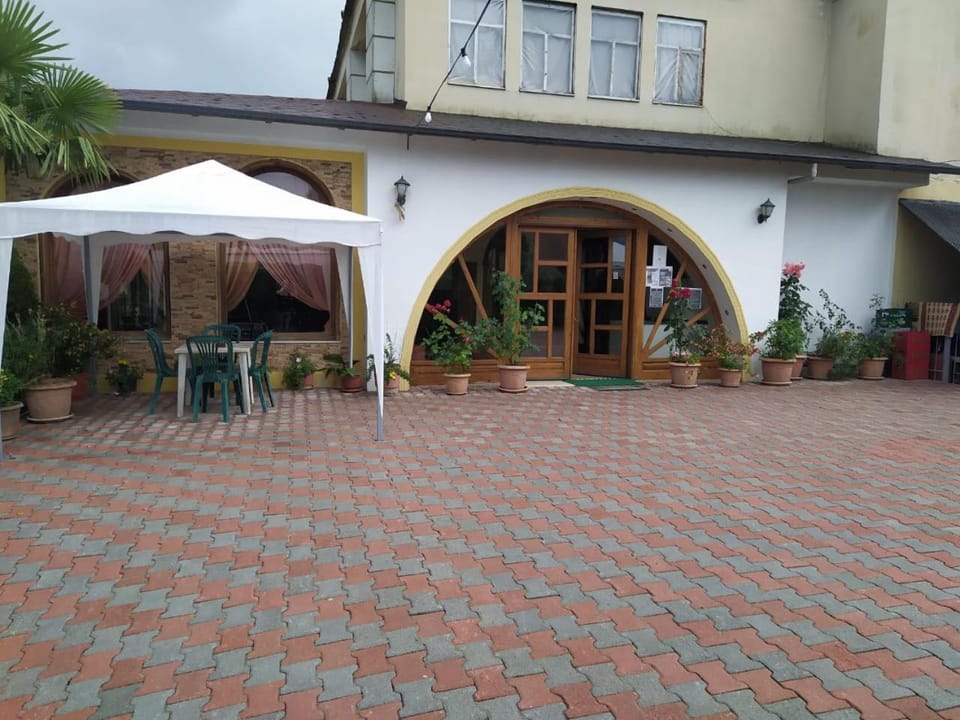 HOTEL RESTORANT VIKTORIA Hotel in Vlorë County, Albania