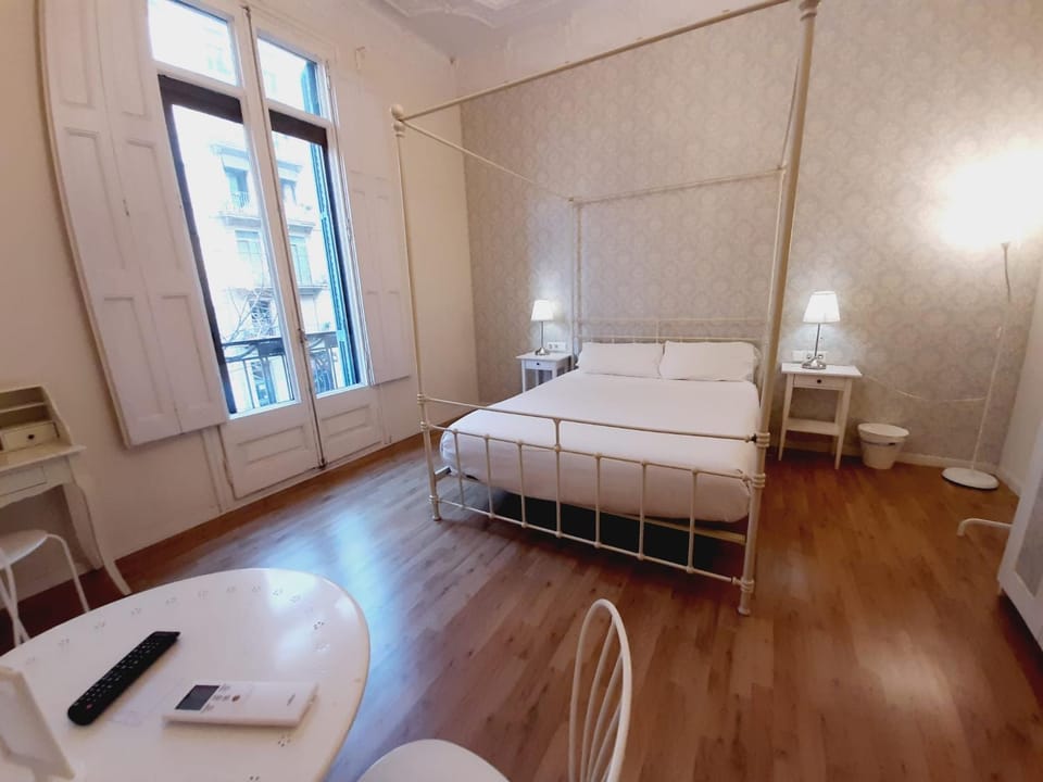 Bed, Photo of the whole room, Bedroom