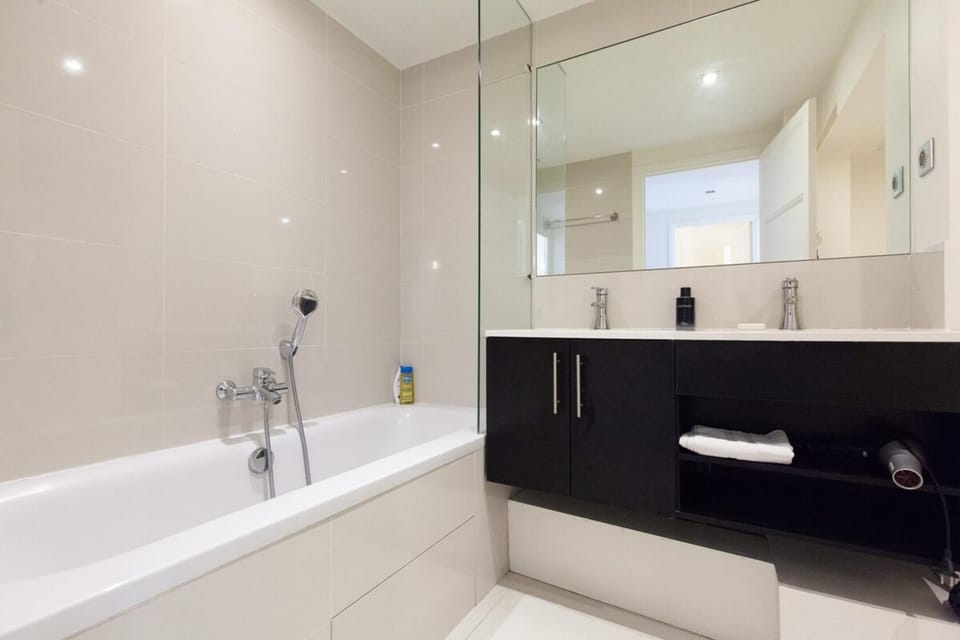Bathroom, Bath