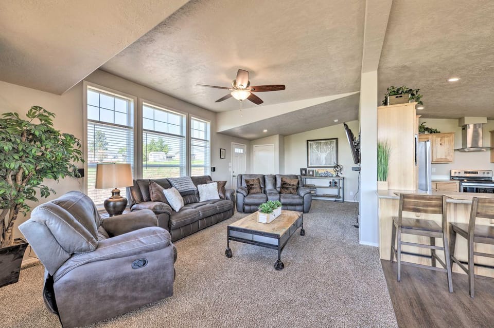 Riffle Ranch - Riverfront with Grand Teton views! House in Idaho