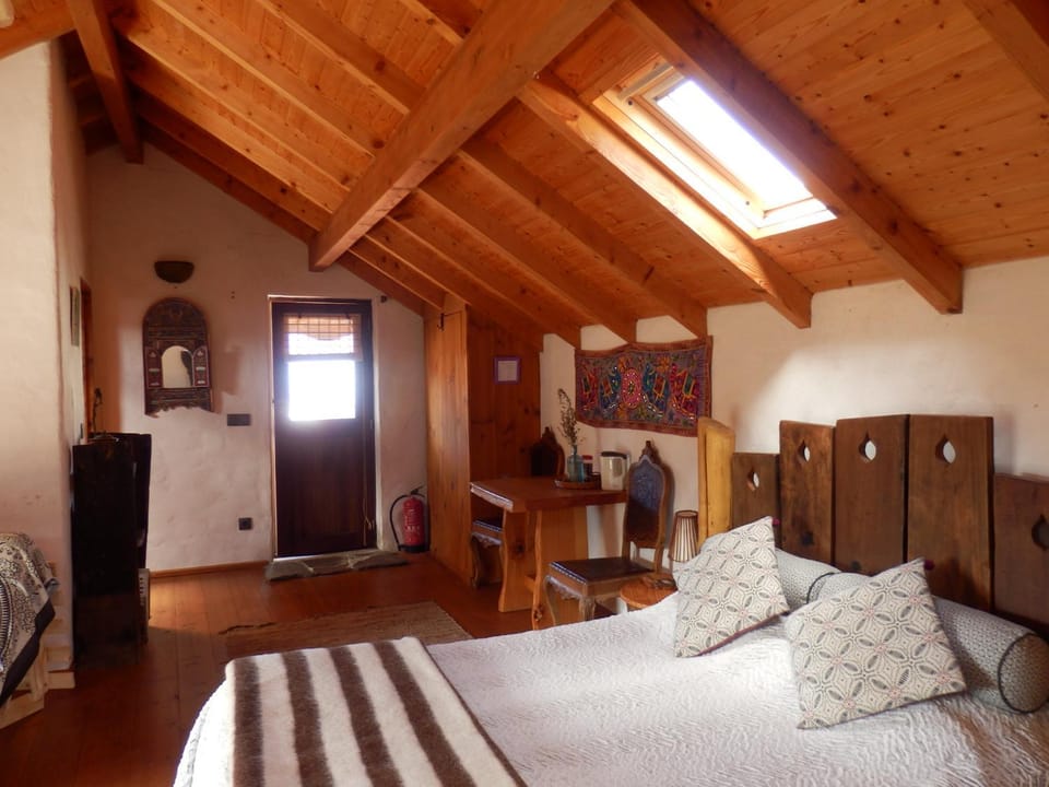 Bed, Photo of the whole room