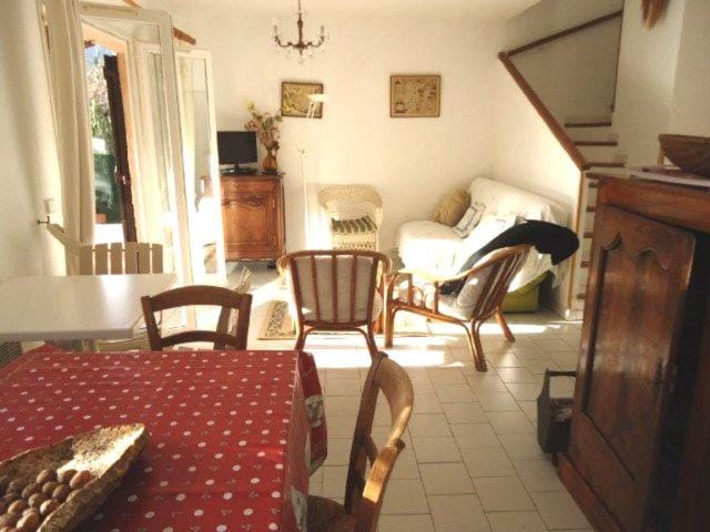 VILLA 2 CHAMBRES dans RESIDENCE avec PISCINE Villa in Cavalaire-sur-Mer