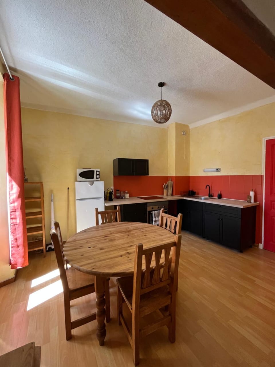 Appart plein centre lit King size , canapé lit et wifi Apartment in Barcelonnette